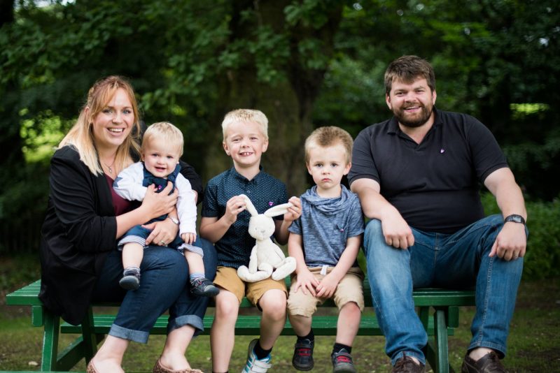 Family picture press