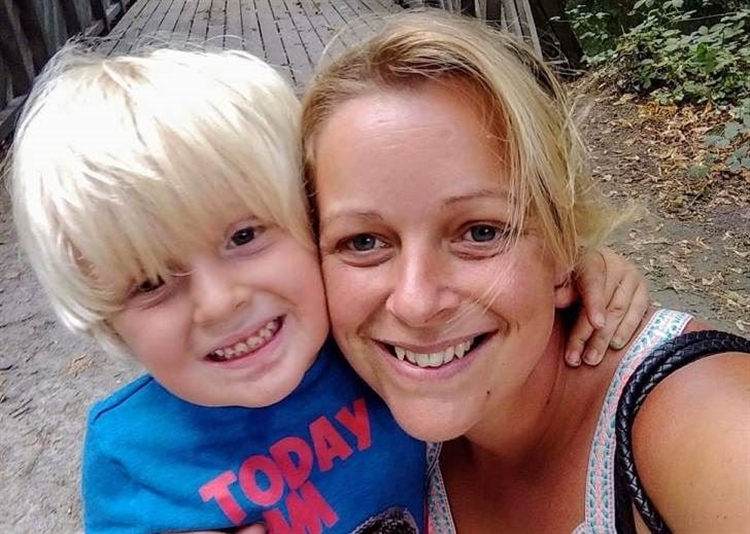 CDED5B3A DECB 4B84 9C80 BD99A05B7CE0