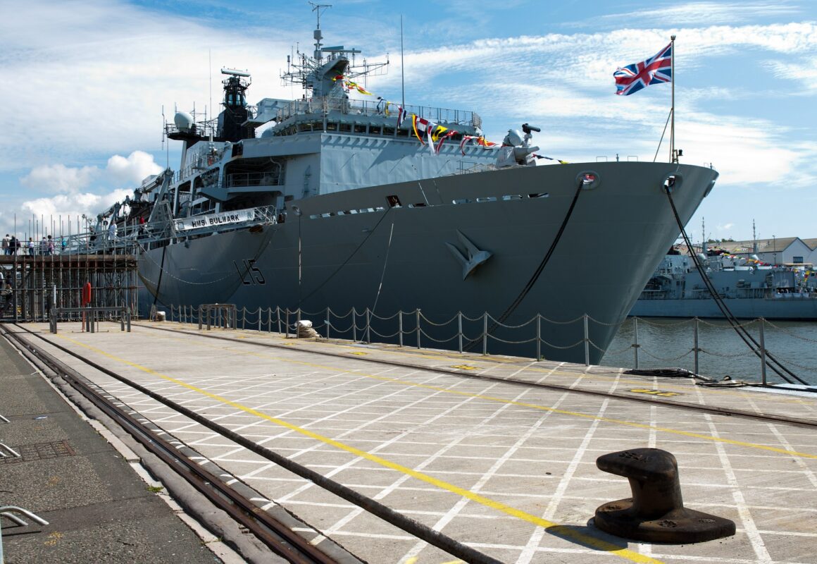 Hms bulwark 388389 1920